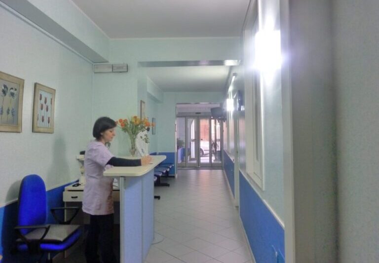 sala d'attesa centro diurno associazione volontari presenza